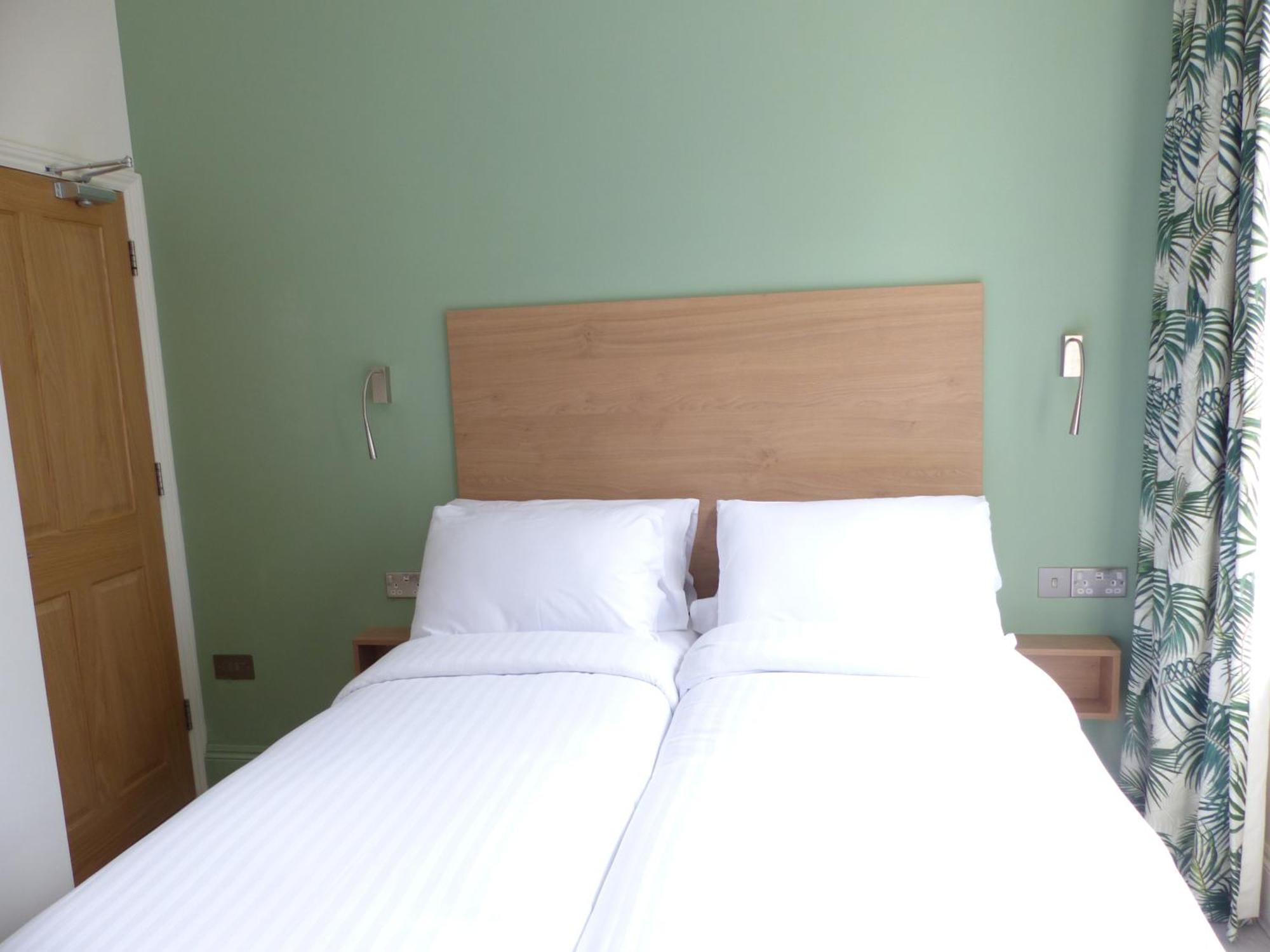 Marldon Olympia Hotel Лондон Екстериор снимка